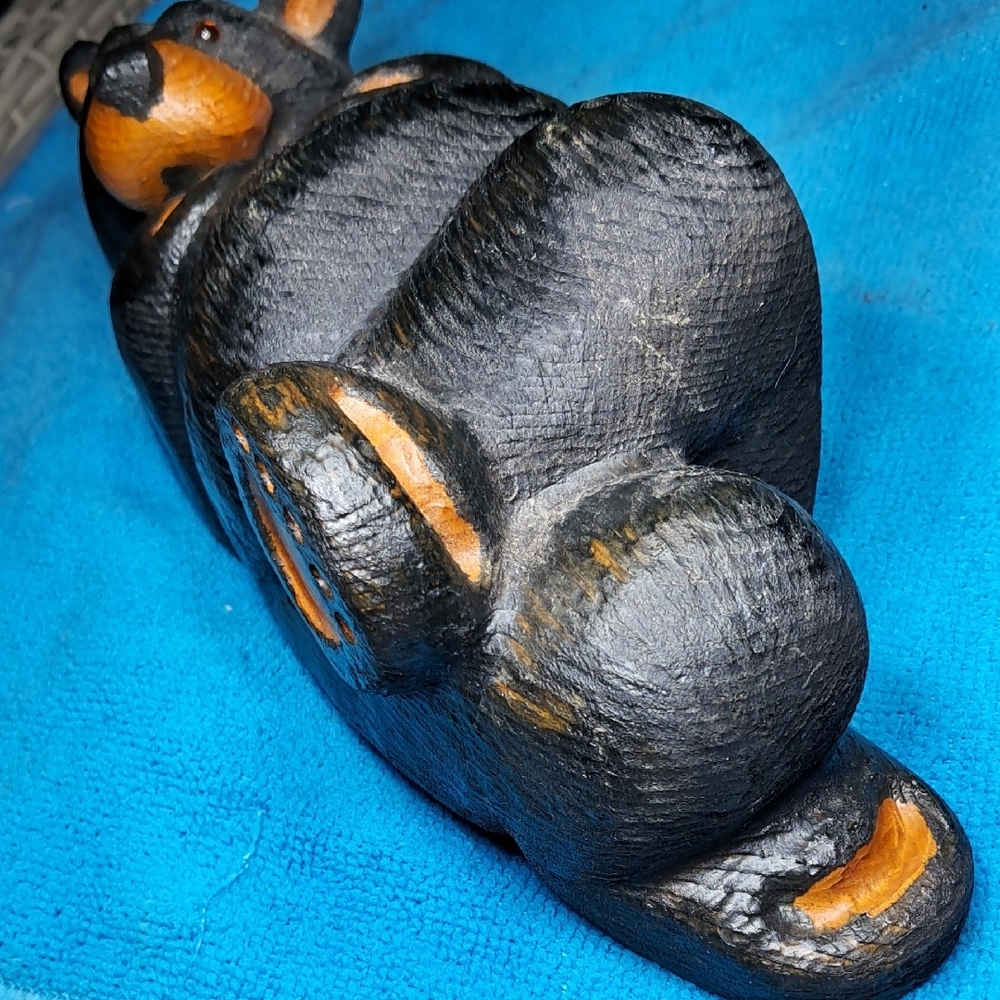 Big Sky Bears carved Solid Western Pine Wood Bear Sculpture. - Picture 9 of 12
